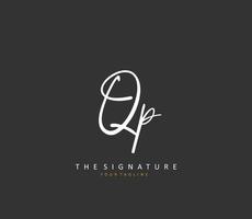 qp eerste brief handschrift en handtekening logo. een concept handschrift eerste logo met sjabloon element. vector