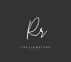 rr eerste brief handschrift en handtekening logo. een concept handschrift eerste logo met sjabloon element. vector