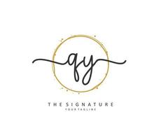 qy eerste brief handschrift en handtekening logo. een concept handschrift eerste logo met sjabloon element. vector