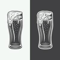 wijnoogst retro bier of drinken bril mokken. kan worden gebruikt Leuk vinden embleem, logo, insigne, etiket of Mark of poster en afdrukken. monochroom grafisch kunst. vector illustratie.