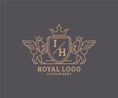 eerste ih brief leeuw Koninklijk luxe heraldisch, wapen logo sjabloon in vector kunst voor restaurant, royalty, boetiek, cafe, hotel, heraldisch, sieraden, mode en andere vector illustratie.