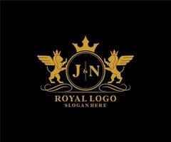 eerste jn brief leeuw Koninklijk luxe heraldisch, wapen logo sjabloon in vector kunst voor restaurant, royalty, boetiek, cafe, hotel, heraldisch, sieraden, mode en andere vector illustratie.