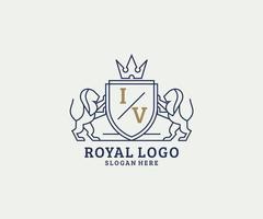 eerste iv brief leeuw Koninklijk luxe logo sjabloon in vector kunst voor restaurant, royalty, boetiek, cafe, hotel, heraldisch, sieraden, mode en andere vector illustratie.