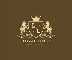 eerste ll brief leeuw Koninklijk luxe heraldisch, wapen logo sjabloon in vector kunst voor restaurant, royalty, boetiek, cafe, hotel, heraldisch, sieraden, mode en andere vector illustratie.