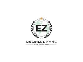 minimalistische ez logo icoon, luxe kroon cirkel ez drie ster brief logo ontwerp vector