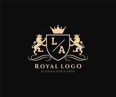 eerste la brief leeuw Koninklijk luxe heraldisch, wapen logo sjabloon in vector kunst voor restaurant, royalty, boetiek, cafe, hotel, heraldisch, sieraden, mode en andere vector illustratie.