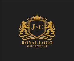 eerste jc brief leeuw Koninklijk luxe logo sjabloon in vector kunst voor restaurant, royalty, boetiek, cafe, hotel, heraldisch, sieraden, mode en andere vector illustratie.