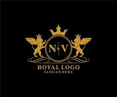 eerste nv brief leeuw Koninklijk luxe heraldisch, wapen logo sjabloon in vector kunst voor restaurant, royalty, boetiek, cafe, hotel, heraldisch, sieraden, mode en andere vector illustratie.