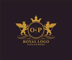 eerste op brief leeuw Koninklijk luxe heraldisch, wapen logo sjabloon in vector kunst voor restaurant, royalty, boetiek, cafe, hotel, heraldisch, sieraden, mode en andere vector illustratie.