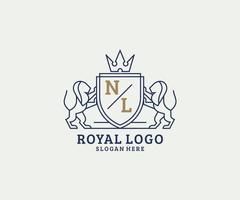 eerste nl brief leeuw Koninklijk luxe logo sjabloon in vector kunst voor restaurant, royalty, boetiek, cafe, hotel, heraldisch, sieraden, mode en andere vector illustratie.