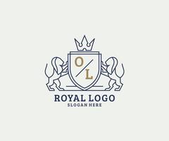 eerste ol brief leeuw Koninklijk luxe logo sjabloon in vector kunst voor restaurant, royalty, boetiek, cafe, hotel, heraldisch, sieraden, mode en andere vector illustratie.