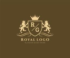 eerste rg brief leeuw Koninklijk luxe heraldisch, wapen logo sjabloon in vector kunst voor restaurant, royalty, boetiek, cafe, hotel, heraldisch, sieraden, mode en andere vector illustratie.