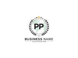 minimalistische pp logo icoon, creatief pp luxe kroon brief logo ontwerp vector