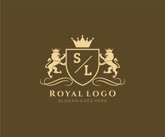 eerste sl brief leeuw Koninklijk luxe heraldisch, wapen logo sjabloon in vector kunst voor restaurant, royalty, boetiek, cafe, hotel, heraldisch, sieraden, mode en andere vector illustratie.