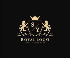 eerste sy brief leeuw Koninklijk luxe heraldisch, wapen logo sjabloon in vector kunst voor restaurant, royalty, boetiek, cafe, hotel, heraldisch, sieraden, mode en andere vector illustratie.