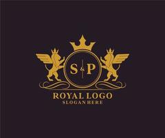 eerste sp brief leeuw Koninklijk luxe heraldisch, wapen logo sjabloon in vector kunst voor restaurant, royalty, boetiek, cafe, hotel, heraldisch, sieraden, mode en andere vector illustratie.