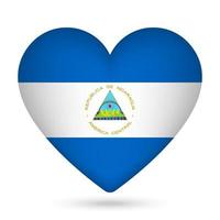 Nicaragua vlag in hart vorm geven aan. vector illustratie.