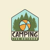 camping leven buitenshuis insigne ontwerp. reeks van wijnoogst kamp badges en reizen emblemen vector