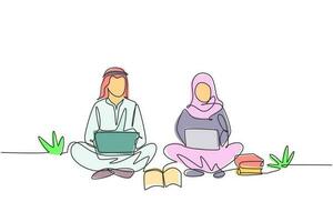 enkele een lijntekening arabisch paar met laptop samen zitten in het park. freelance, afstandsonderwijs, online cursussen, studieconcept. doorlopende lijn tekenen ontwerp grafische vectorillustratie vector