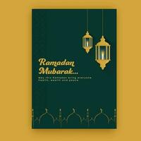 Ramadan mubarak sjabloon ontwerp met lit kaars binnen gouden lantaarns Aan groen achtergrond. vector