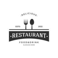 retro restaurant embleem.logo ontwerp bestek sjabloon en hand- getrokken wijnoogst stijl restaurant typografie. vector