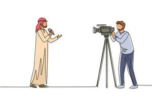 enkele een lijntekening Arabische verslaggever, operator. nieuwsverslaggever optreden. journalisten in de lucht. videocameraman filmt nieuwsverslaggever met microfoon. doorlopende lijn tekenen ontwerp vectorillustratie vector