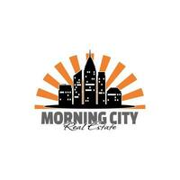 stedelijk silhouet met ochtend- zon schijnend achter het logo ontwerp vector