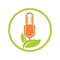 podcast blad natuur ecologie vector logo ontwerp. podcast talkshow-logo met microfoon en bladeren.