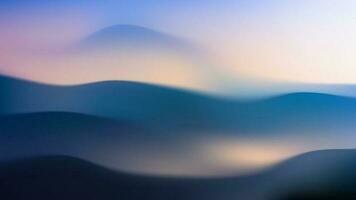 helling zeegezicht. landschap berg in mist. vector golvend achtergrond. wazig volumetrisch silhouetten van heuvels. kleurrijk abstract behang.