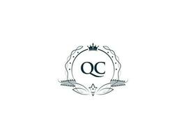 premie Koninklijk kroon qc logo, uniek brief qc cq logo icoon vector beeld ontwerp
