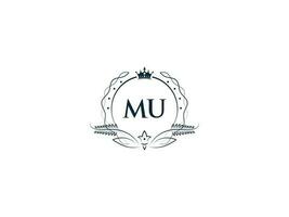 monogram m luxe kroon logo, creatief vrouwelijk mu um logo brief icoon vector