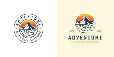 berg landschap met rotsen Bij zonsopkomst, zee en zon voor hipster avontuur op reis logo kan worden gebruikt bijhouden fietser kruis vector
