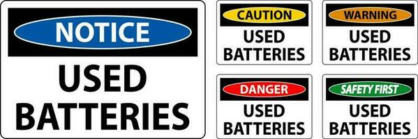 voorzichtigheid teken gebruikt batterijen Aan wit achtergrond vector