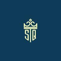 sq eerste monogram schild logo ontwerp voor kroon vector beeld