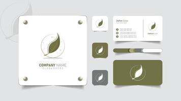 natuur blad logo en visitekaartje merksjabloon vector