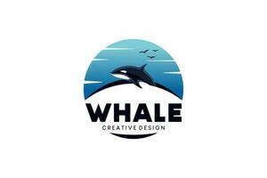 walvis logo ontwerp met blauw lucht achtergrond vector