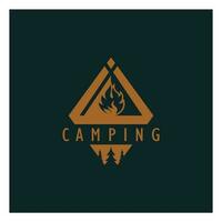 wijnoogst en retro tent logo, camping. met tent, boom en vreugdevuur teken. avonturiers, verkenners, klimmers, camping uitrusting centrum vector