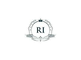 Koninklijk kroon ri logo icoon, vrouwelijk luxe ri ir logo brief vector