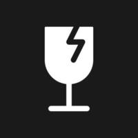 gebroken wijnglas donker mode glyph ui icoon. breekbaar pakket. aandacht. gebruiker koppel ontwerp. wit silhouet symbool Aan zwart ruimte. solide pictogram voor web, mobiel. vector geïsoleerd illustratie