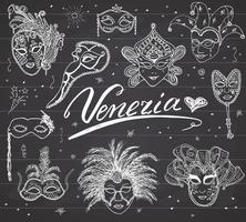 Venetië Italië schets carnaval Venetiaanse maskers hand getrokken set tekening doodle collectie op schoolbord achtergrond vector