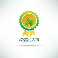 creatief groen blad eco biologisch logo ontwerp vector sjabloon. groen milieu concept, ecologisch.