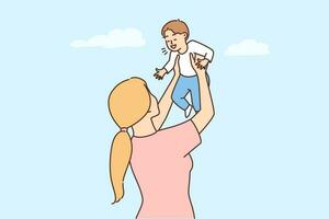 glimlachen jong moeder spelen met schattig baby het werpen in lucht. gelukkig mam hebben pret genieten tijd met opgewonden zuigeling. moederschap concept. vector illustratie.