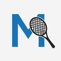 brief m padel tennis logo. padel racket logo ontwerp. strand tafel tennis club symbool vector