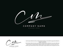 c m cm eerste brief handschrift en handtekening logo vector