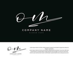 O m om eerste brief handschrift en handtekening logo vector