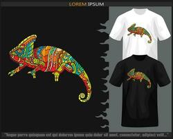 kleurrijk kameleon mandala kunsten geïsoleerd Aan zwart en wit t shirt. vector