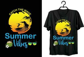 zomer t-shirt ontwerp. grappig geschenk zomer vakantie t-shirt ontwerp. Op maat, typografie en vector t-shirt ontwerp