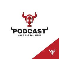 podcast mic met stier hoorns icoon ontwerp vector illustratie. voor uitzending logo studio sjabloon