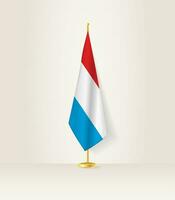 Luxemburg vlag Aan een vlag stellage. vector