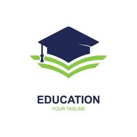onderwijs logo ontwerp met bachelor opleiding pet en boek concept met creatief idee vector